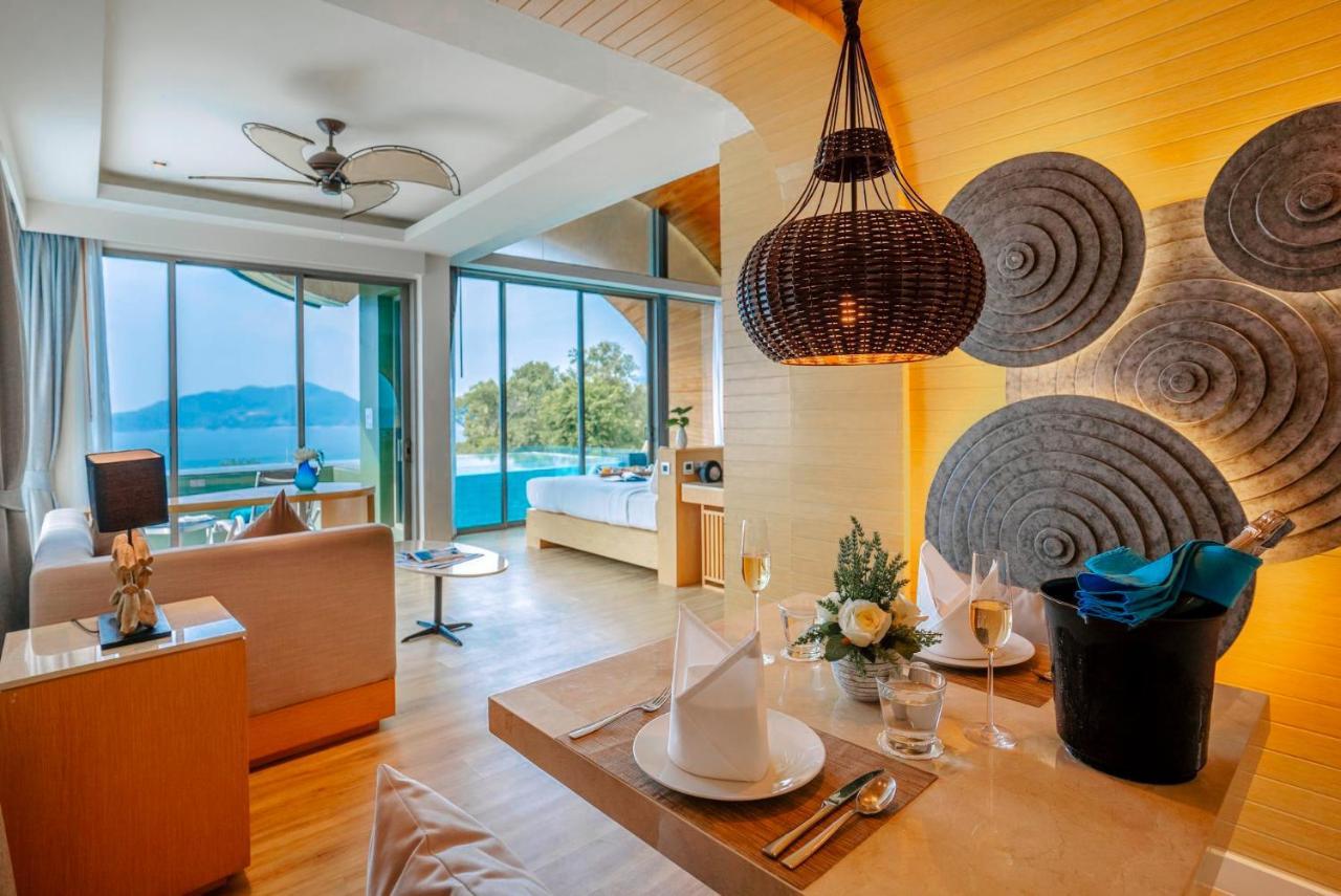 Premier Panorama Pool Villa